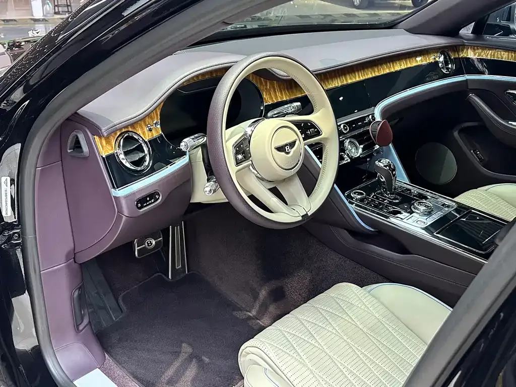 Bentley Flying Spur PHEV 2022 из CN, фото 4