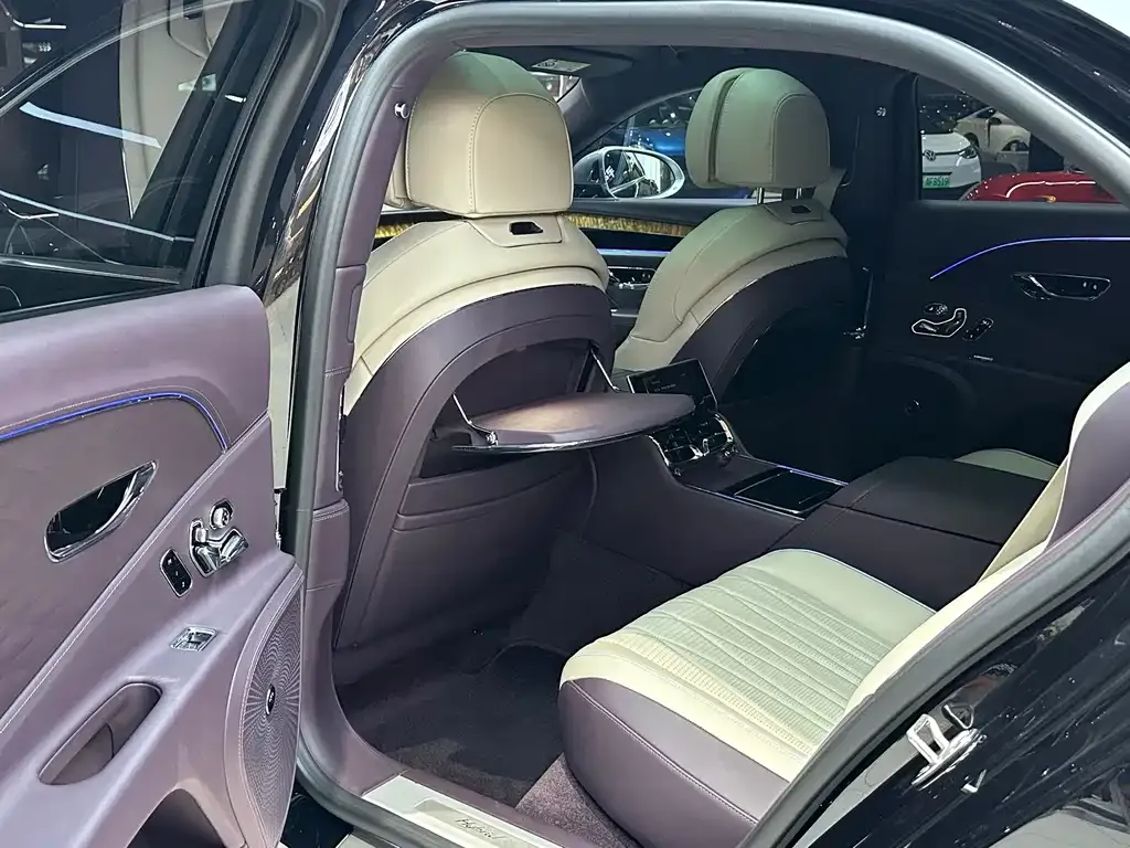 Bentley Flying Spur PHEV 2022 из CN, фото 2