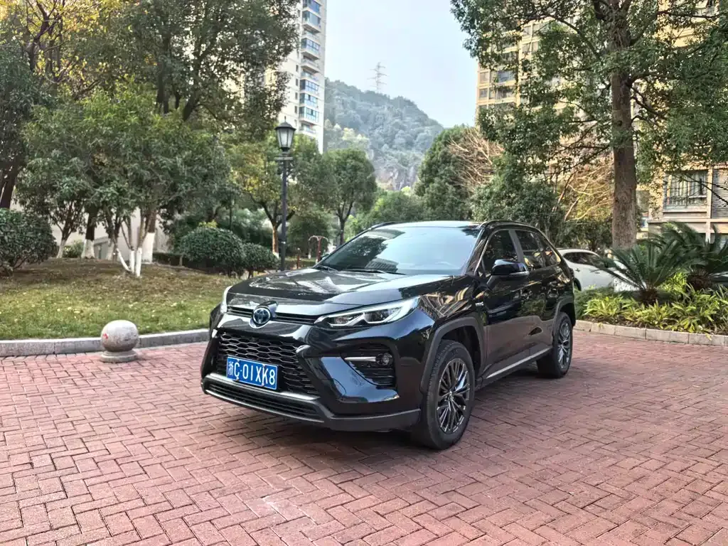 Toyota Wildlander — фото 1
