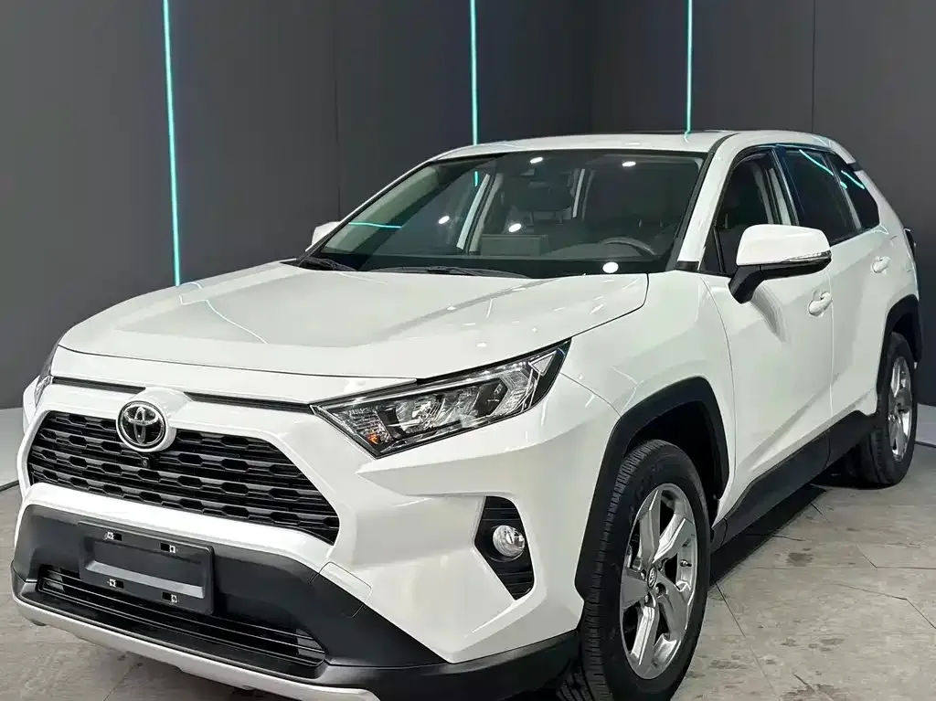 Toyota RAV4 2022 из CN, фото 1