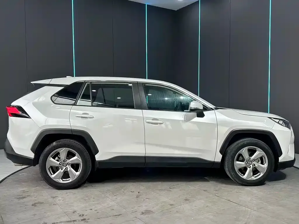 Toyota RAV4 2022 из CN, фото 5