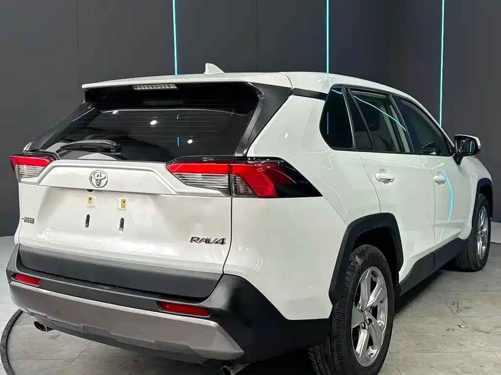 Toyota RAV4 2022 из CN, фото 6