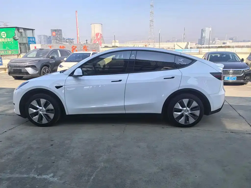 Tesla Model Y 2023 из CN, фото 4