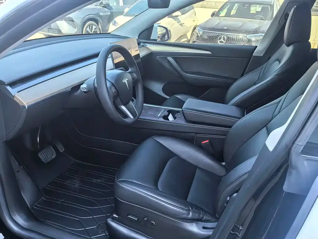 Tesla Model Y 2023 из CN, фото 5