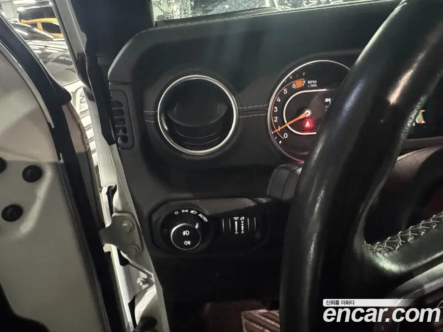 Jeep Wrangler 2021 из KR, фото 10