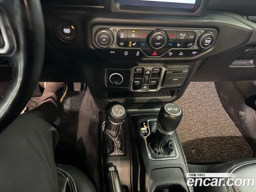 Jeep Wrangler 2021 из KR, фото 8
