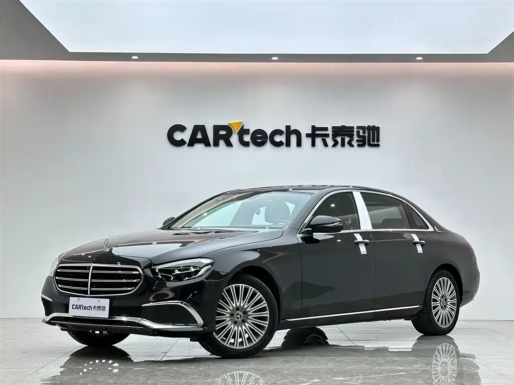 Mercedes-Benz E-Class — фото 1