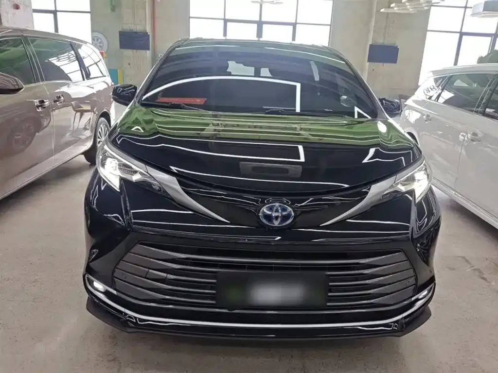 Toyota Sienna 2022 из CN, фото 3