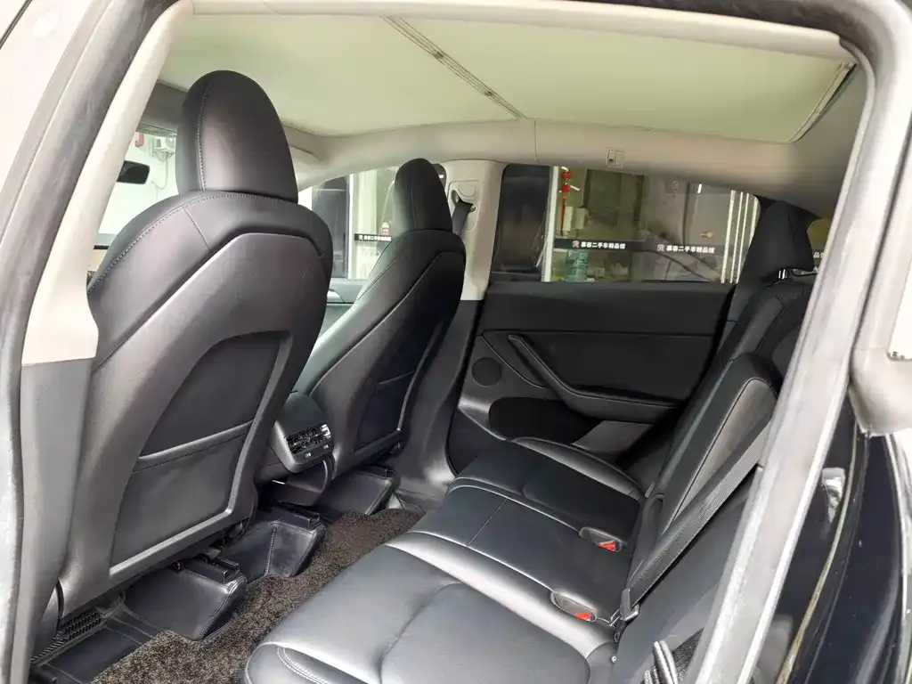 Tesla Model Y 2023 из CN, фото 8