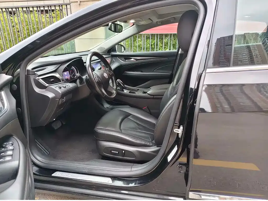 Buick LaCrosse 2021 из CN, фото 2