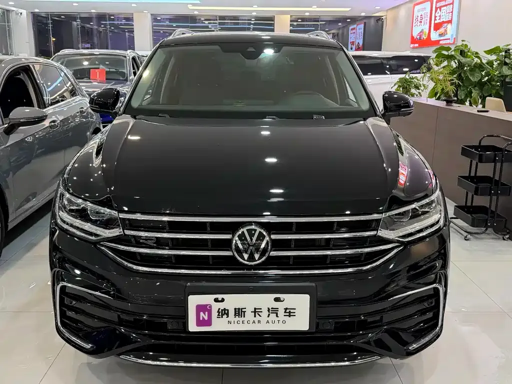 Volkswagen Tiguan L — фото 2