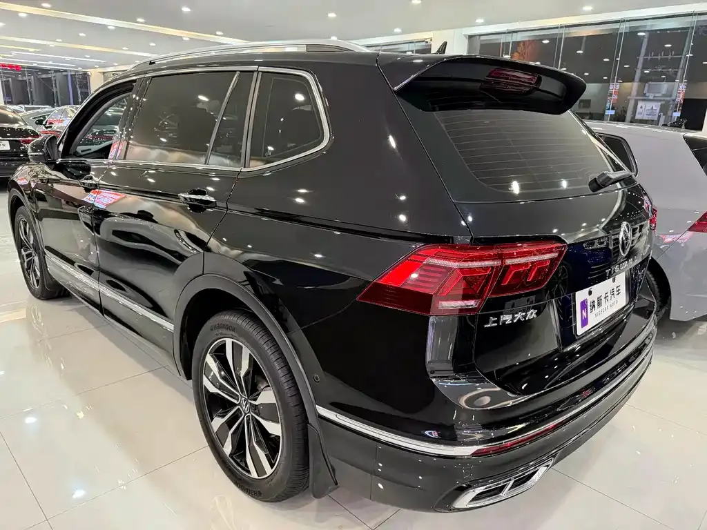 Volkswagen Tiguan L — фото 5