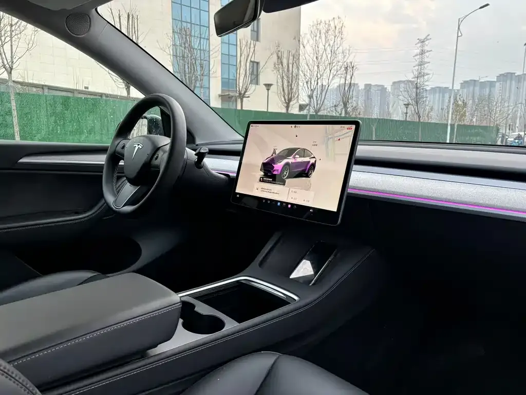 Tesla Model Y — фото 7