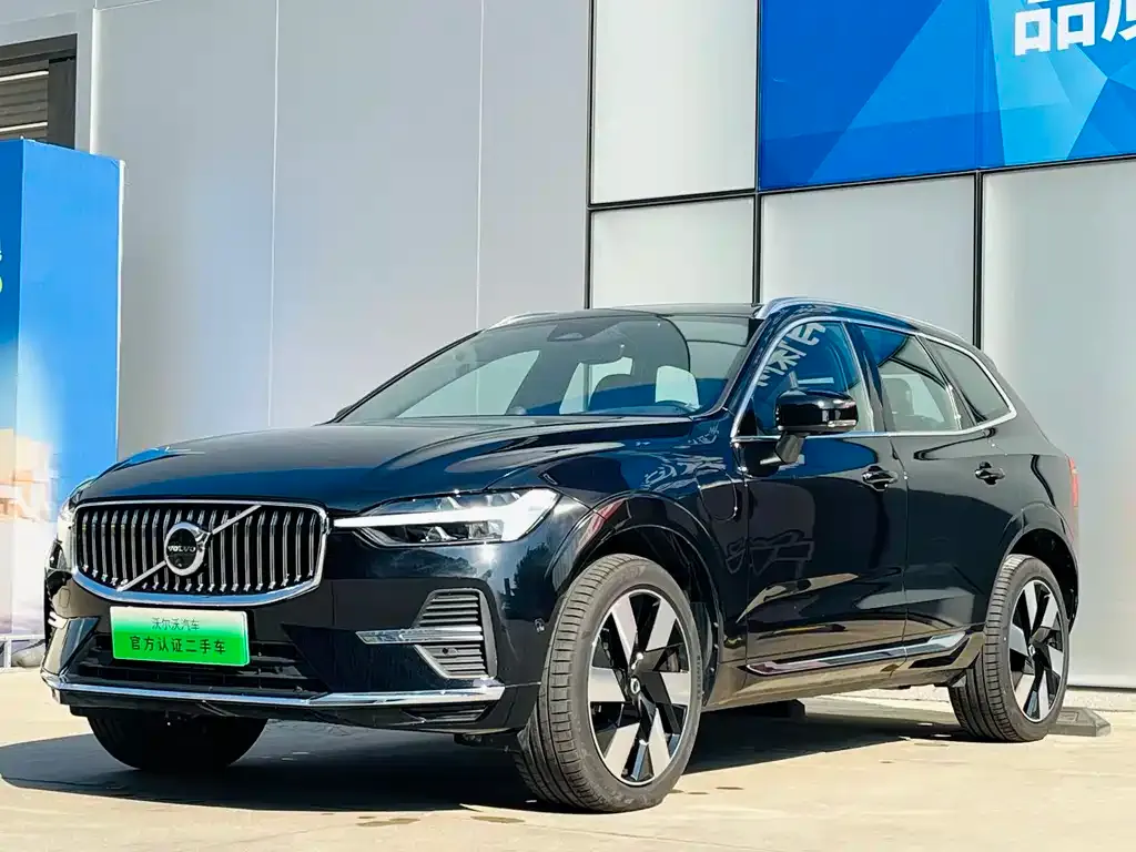 Volvo XC60 PHEV 2024 из CN, фото 1