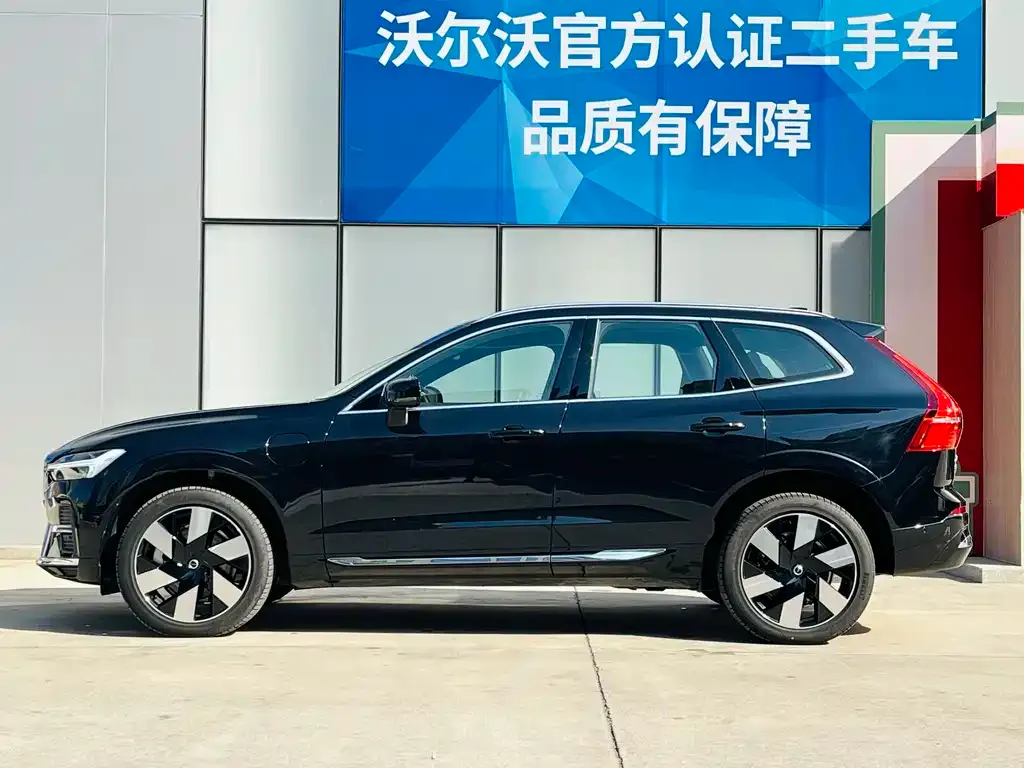 Volvo XC60 PHEV 2024 из CN, фото 3
