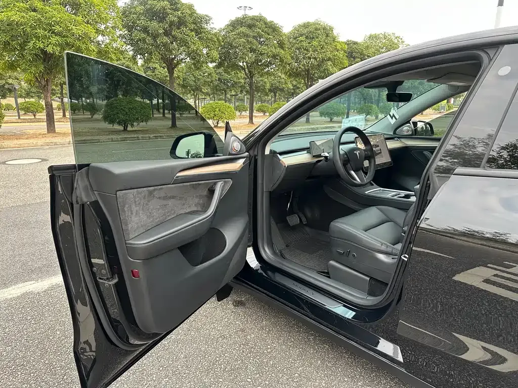 Tesla Model Y 2022 из CN, фото 9