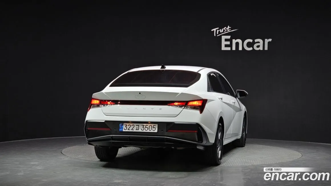 Hyundai AVANTE — фото 3