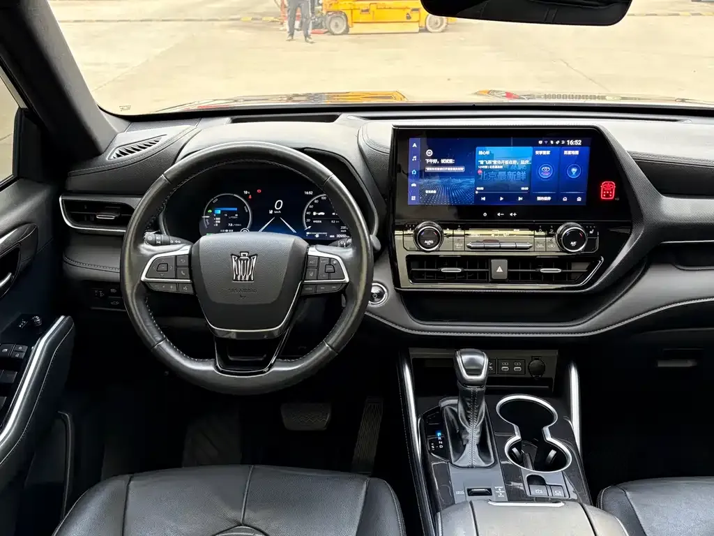 Toyota Crown Kluger — фото 10