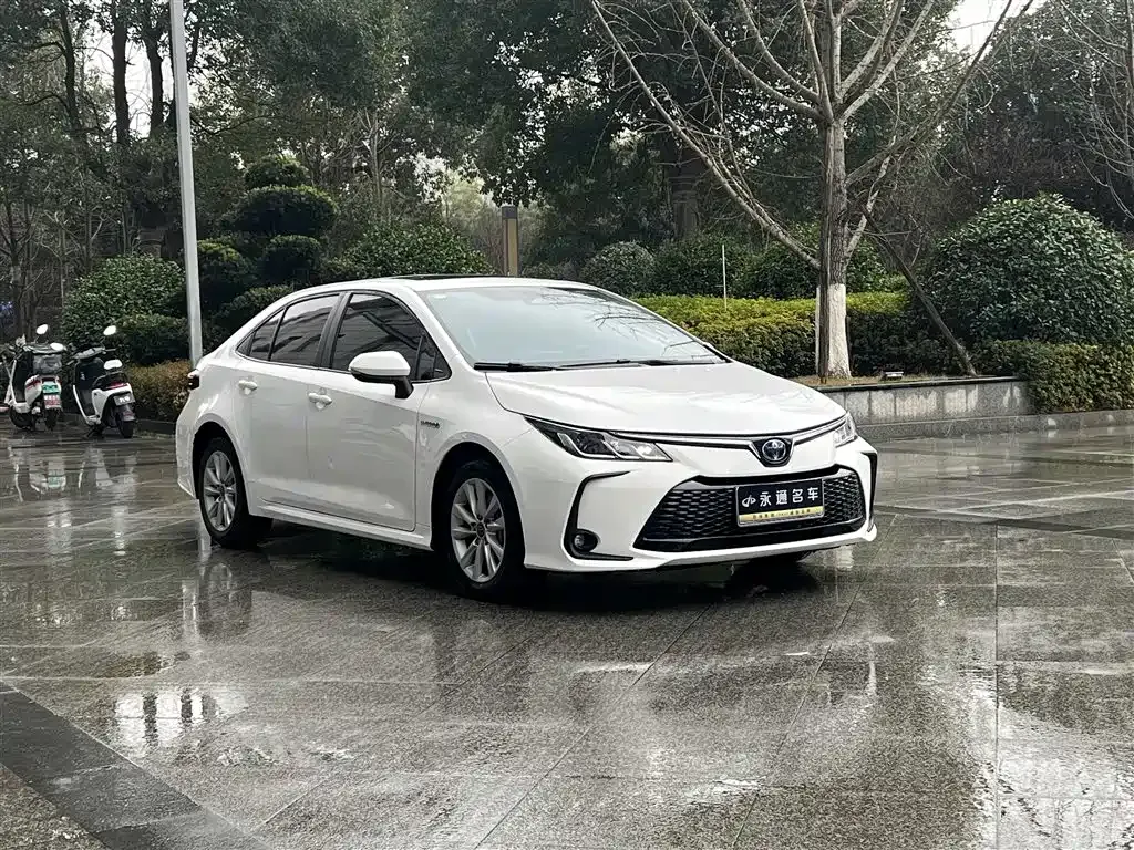 Toyota Corolla — фото 5