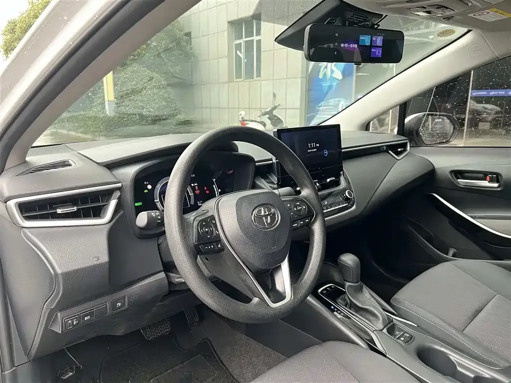 Toyota Corolla — фото 2