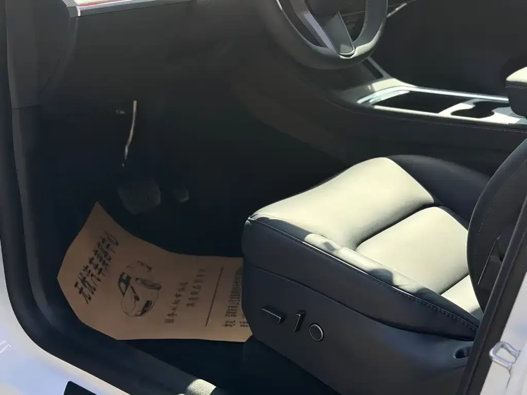 Tesla Model Y 2024 из CN, фото 2