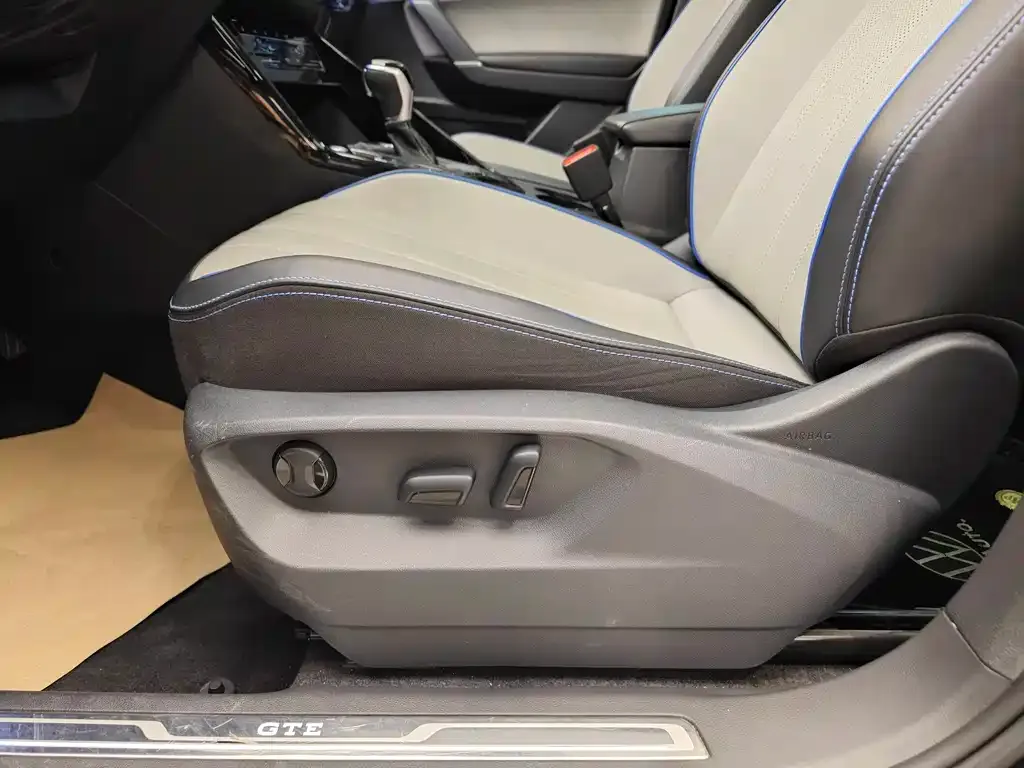 Volkswagen GTE PHEV 2023 из CN, фото 2