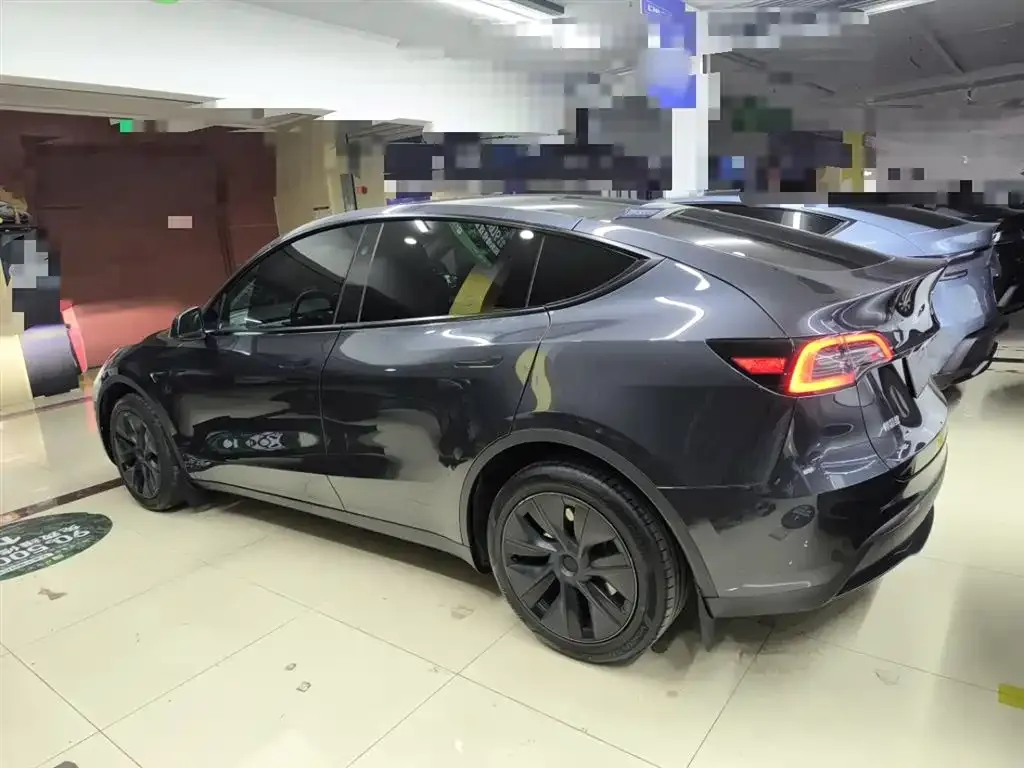 Tesla Model Y — фото 2