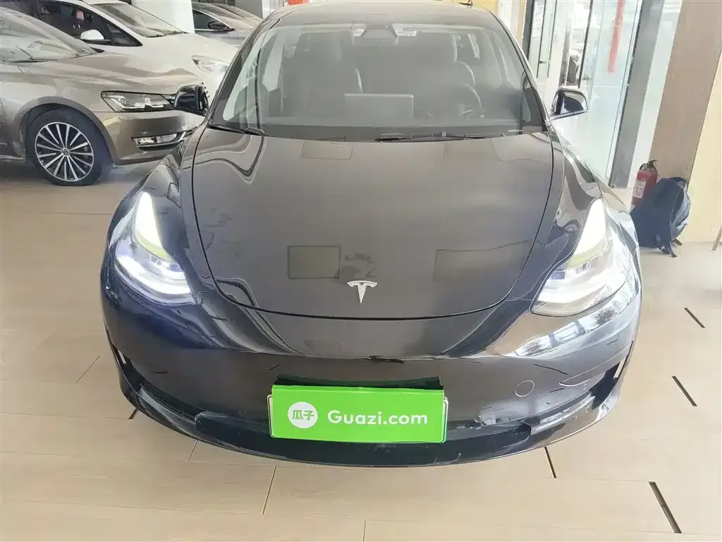 Tesla Model 3 — фото 3