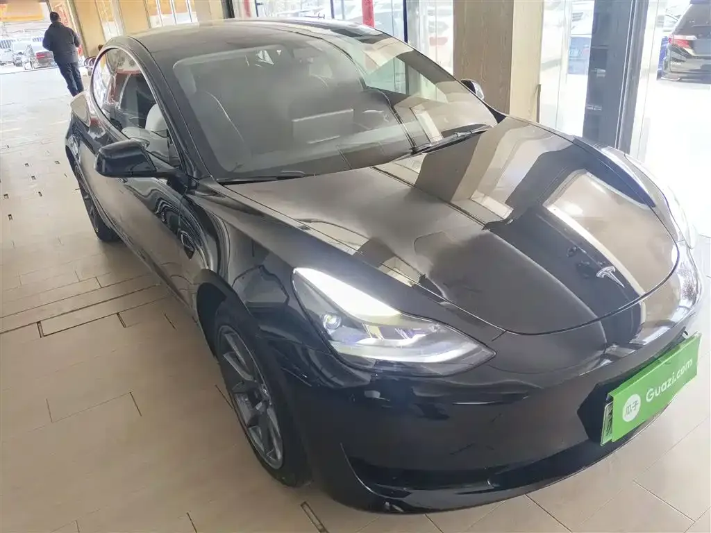 Tesla Model 3 — фото 4