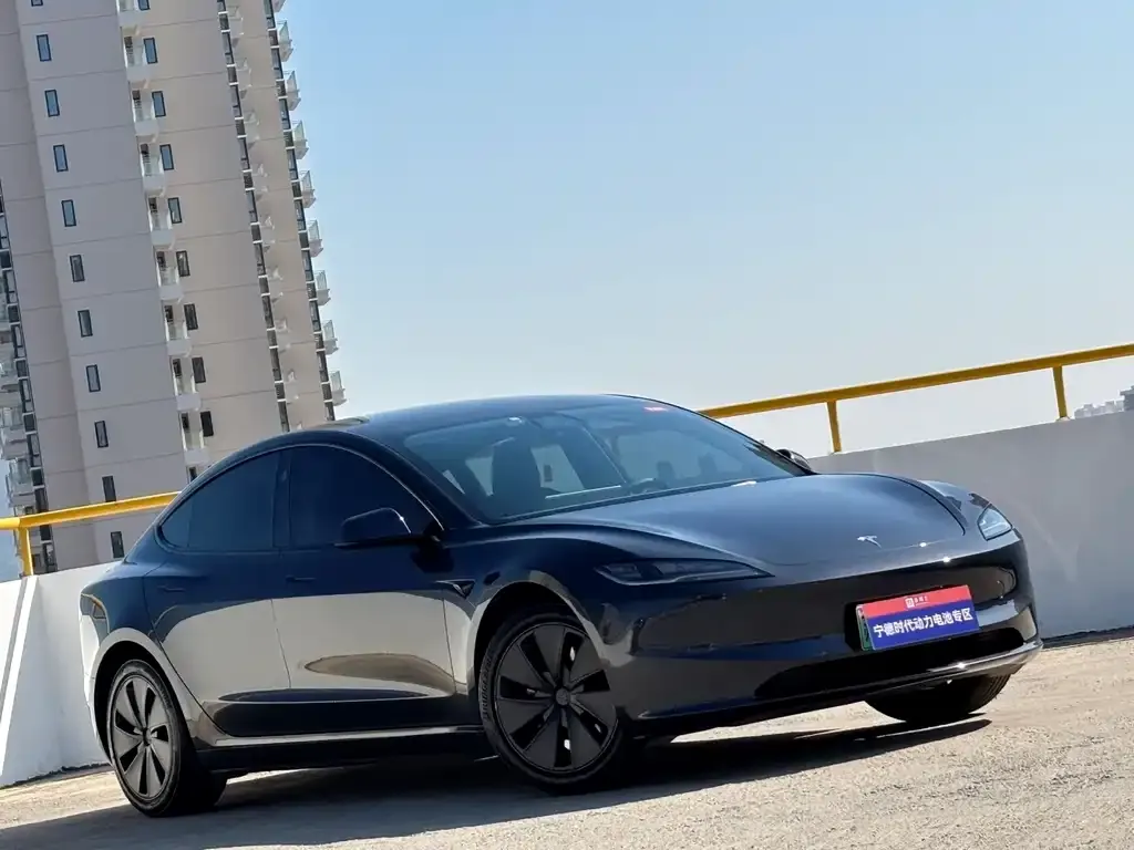 Tesla Model 3 — фото 6