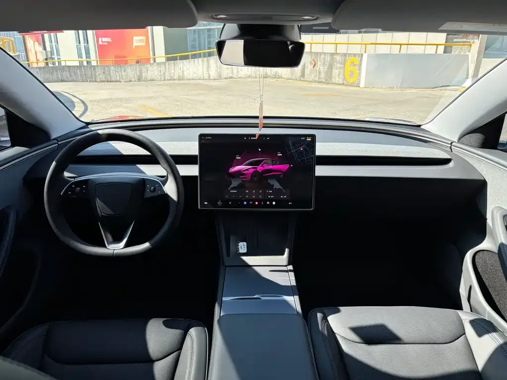 Tesla Model 3 — фото 4