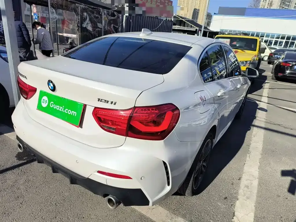 BMW 1 Series 2023 из CN, фото 10
