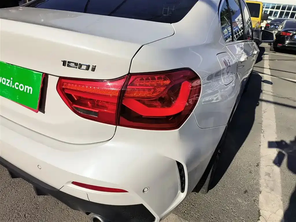BMW 1 Series 2023 из CN, фото 9