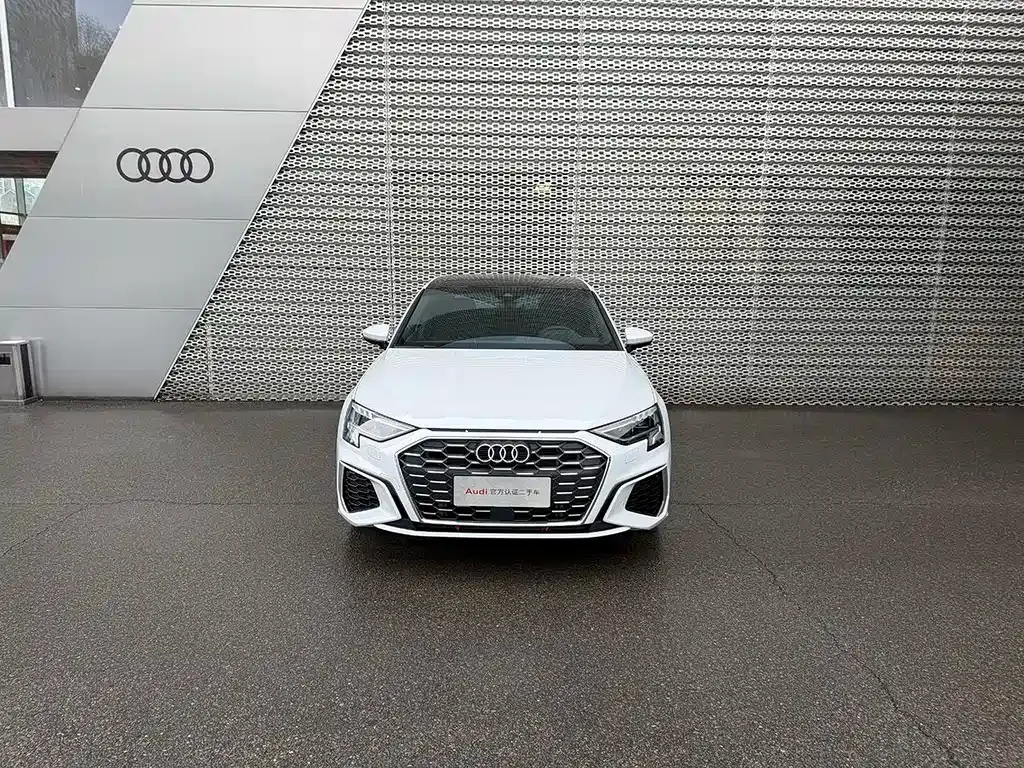 Audi A3 2023 из CN, фото 1