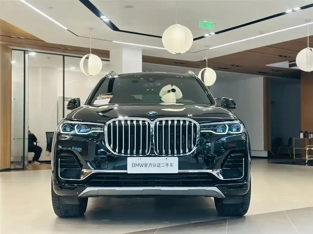 BMW X7 — фото 2