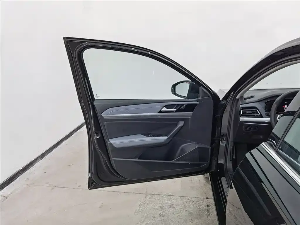 Volkswagen Lavida 2023 из CN, фото 3