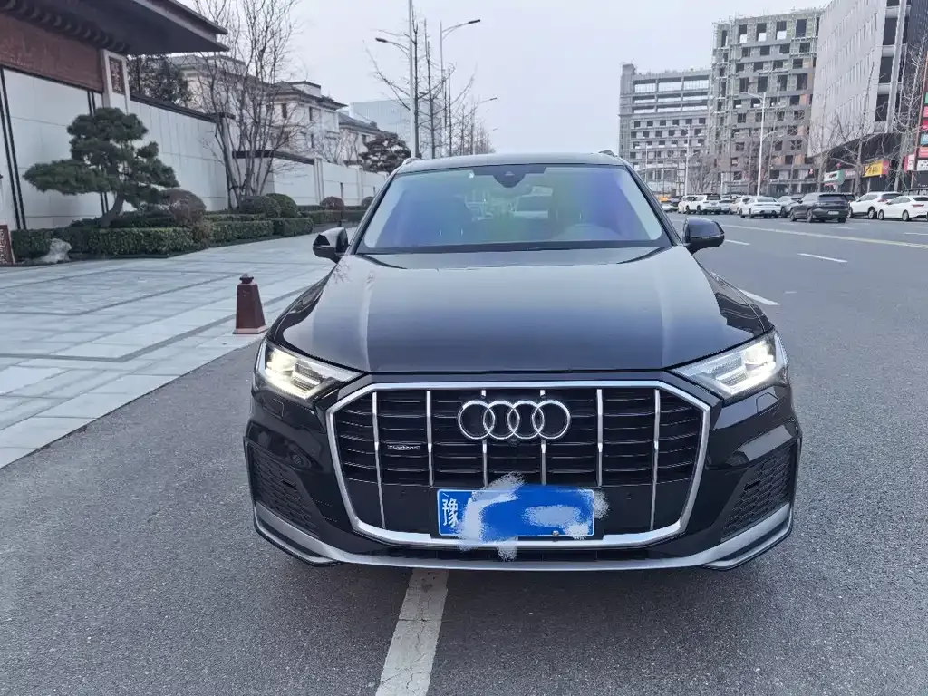 Audi Q7 2023 из CN, фото 5