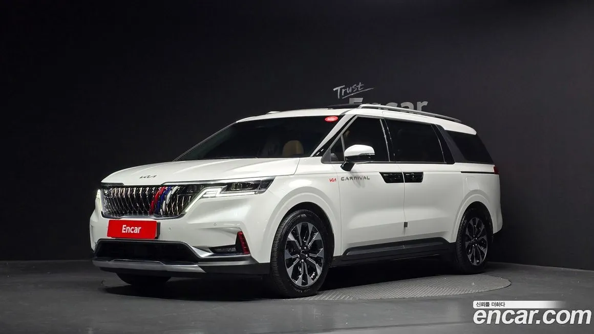 Kia Carnival — фото 1