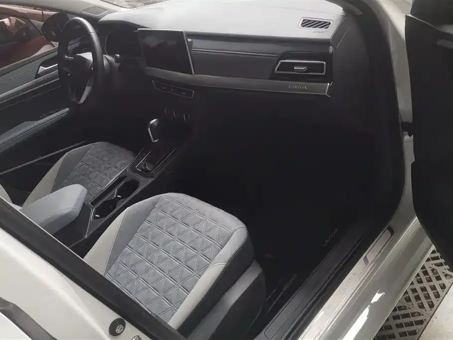 Volkswagen Lavida 2023 из CN, фото 8