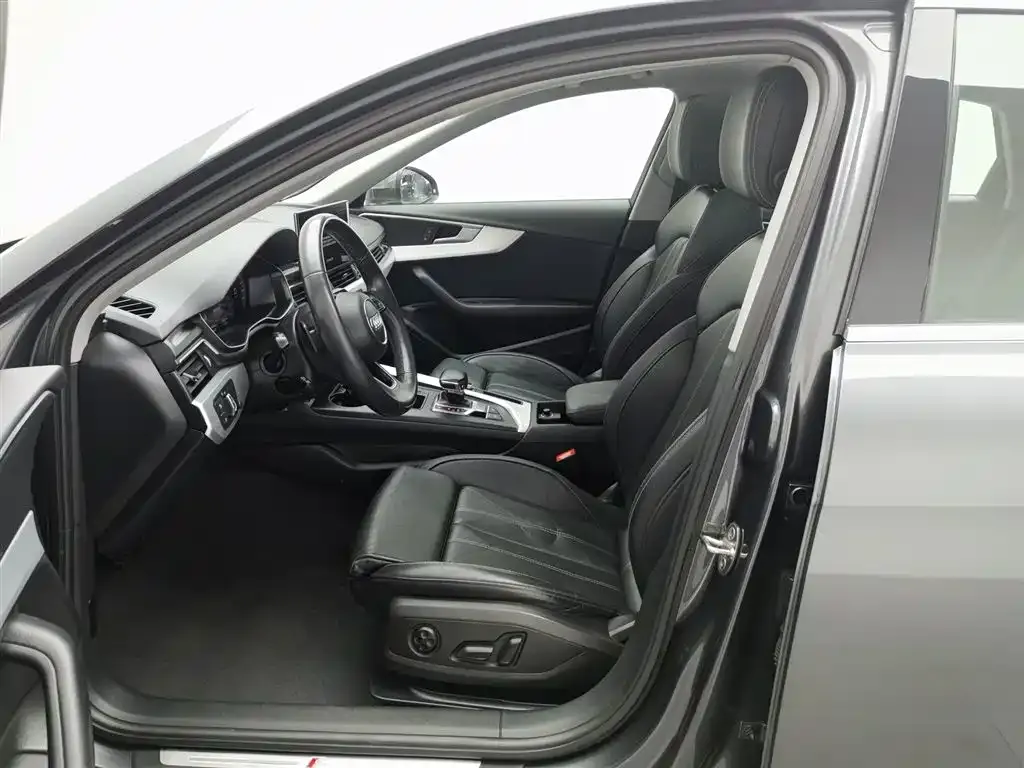 Audi A4L 2022 из CN, фото 10