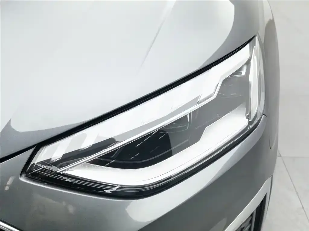 Audi A4L 2022 из CN, фото 7