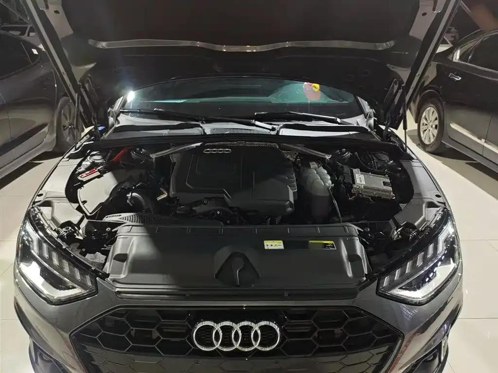 Audi A4L 2023 из CN, фото 10
