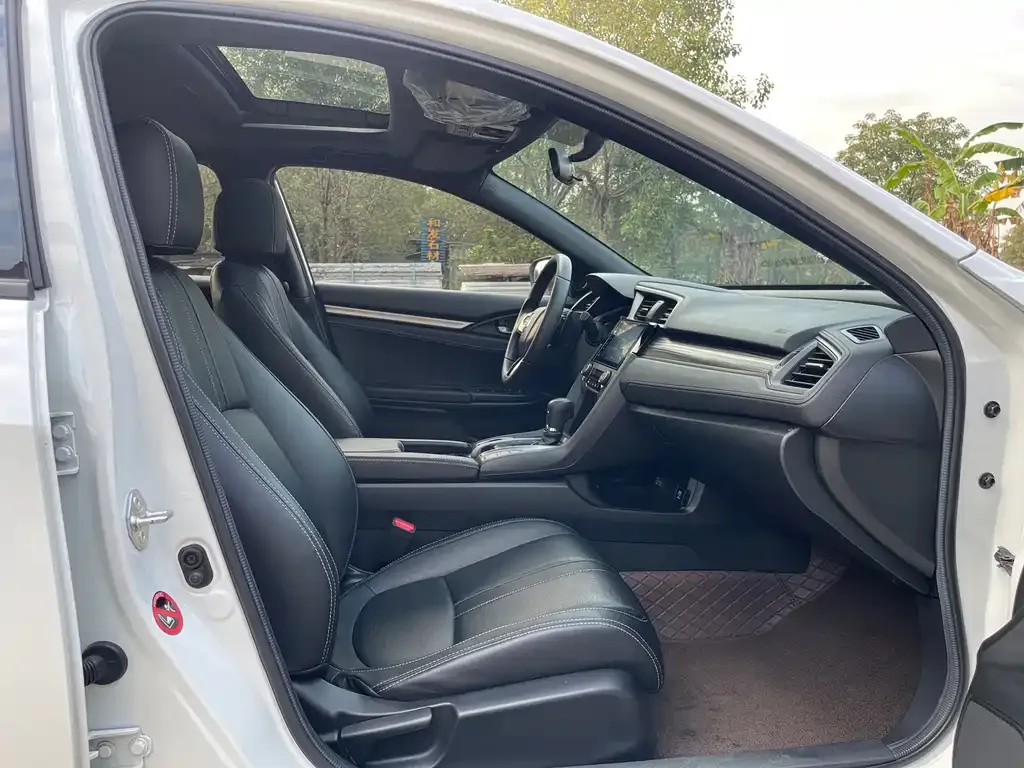 Honda Civic 2023 из CN, фото 2