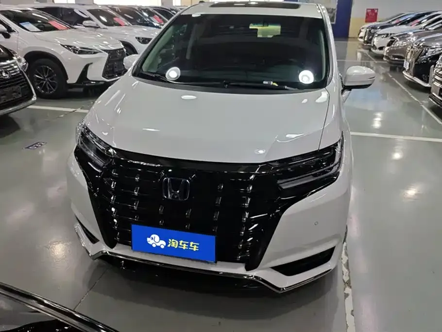 Honda Elysion 2023 из CN, фото 3