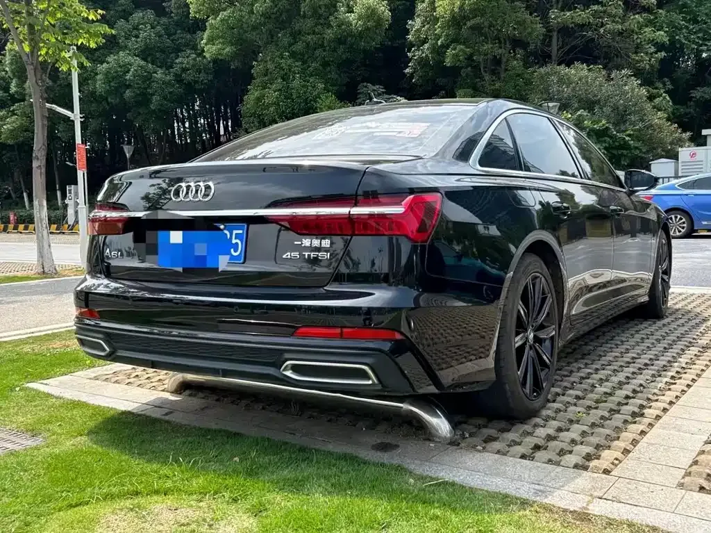 Audi A6L — фото 7