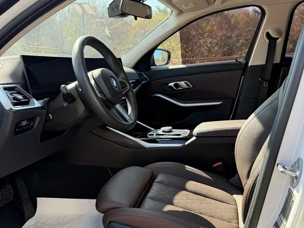 BMW i3 2024 из CN, фото 2