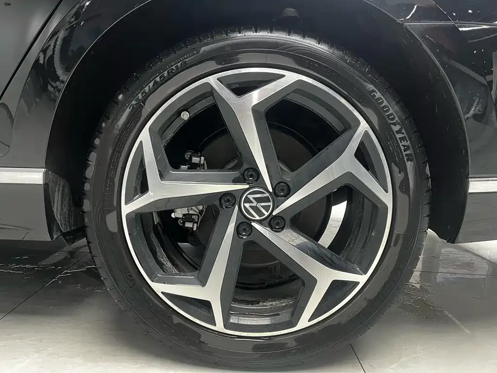 Volkswagen Magotan 2025 из CN, фото 5
