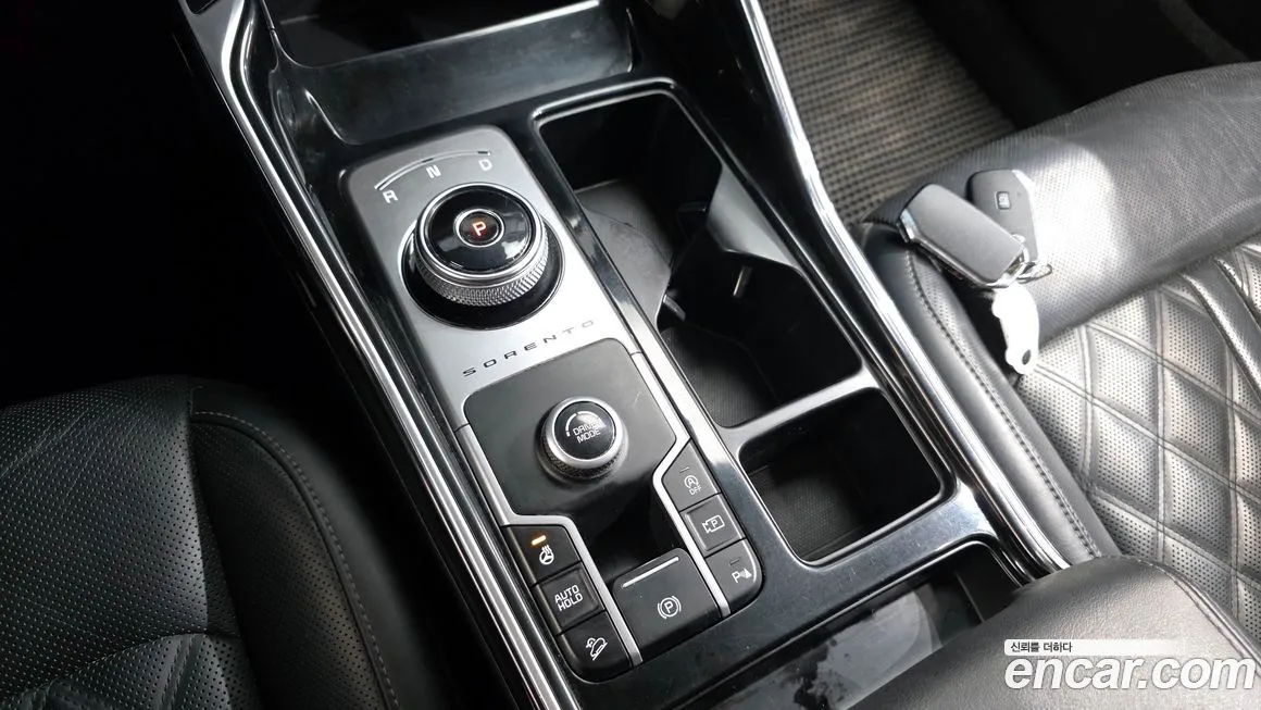 Kia Sorento — фото 10