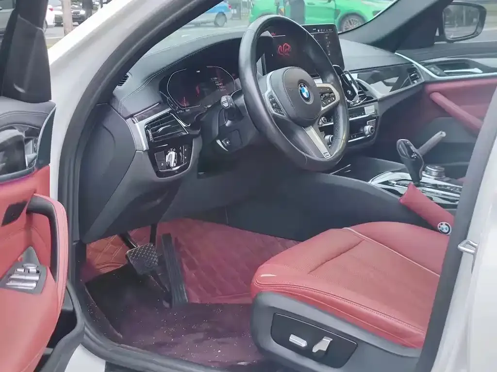 BMW 5 Series 2021 из CN, фото 6