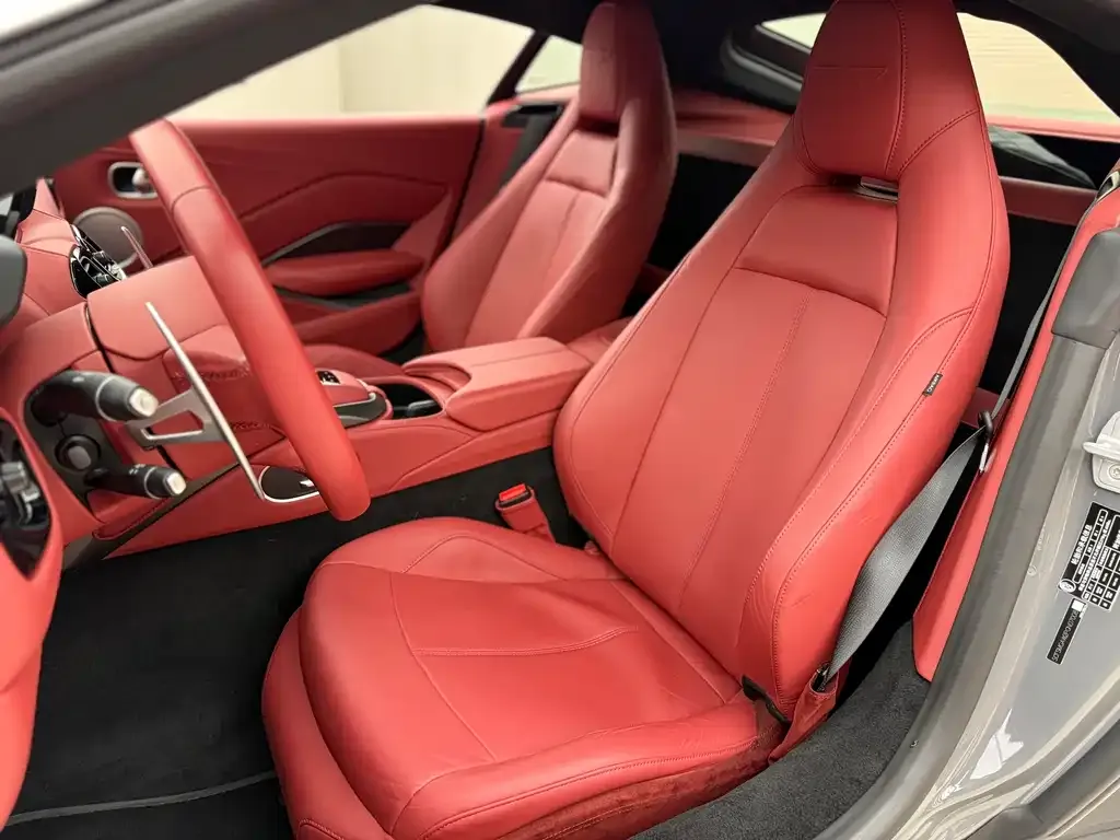 Aston Martin V8 Vantage 2022 из CN, фото 6
